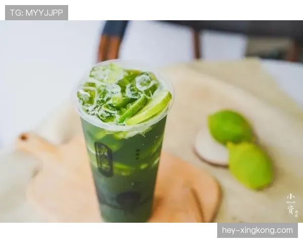 张雨霏训练完顺手买个包，我加班三天才够一杯奶茶钱